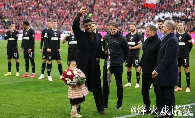 拜仁主场致敬科曼:一场迟来的告别仪式 拜仁主场致敬科曼:一场迟来的告别仪式